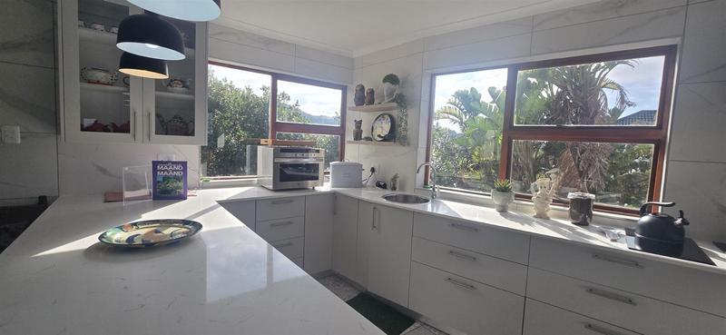 5 Bedroom Property for Sale in Hersham Western Cape